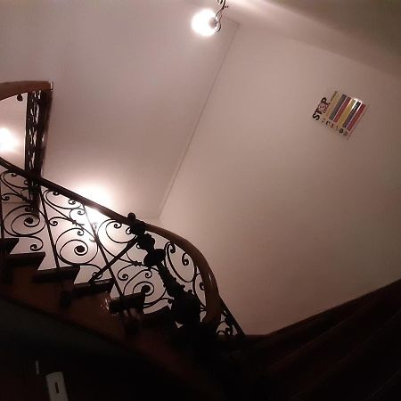 The Castle Of Piata Romana Hostel Bukareszt Zewnętrze zdjęcie
